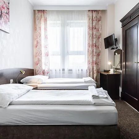 I Restauracja Nad Jeziorem Hotell