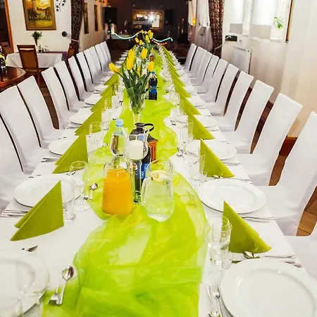 Hotell I Restauracja Nad Jeziorem 2*