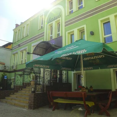 Hotell I Restauracja Nad Jeziorem 2*