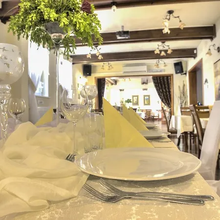 I Restauracja Nad Jeziorem 2*