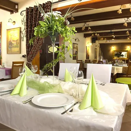 Hotell I Restauracja Nad Jeziorem Człuchów