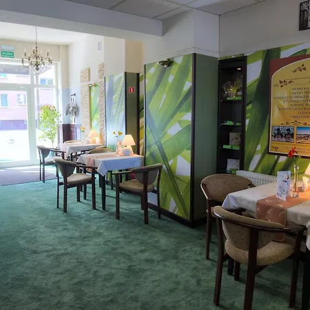 I Restauracja Nad Jeziorem ホテル 2*