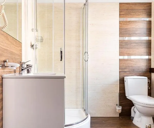 I Restauracja Nad Jeziorem 2* Człuchów